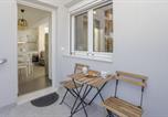 Location vacances Γάζιον - Cozy 1-Bedroom Boutique Apartment with a Patio-3