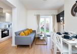 Location vacances Bognor Regis - Open Mind Property - Cozy 4br Flat & Hottub, Bognor-2