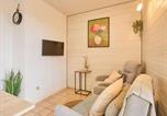 Location vacances  Gers - Appartement T2 calme avec balcon et Wifi - Fr-1-841-79-2