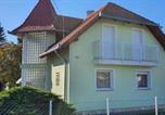 Location vacances Balatonkeresztúr - Holiday home in Balatonmariafürdo 19281-4