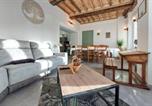 Location vacances  Mayenne - 4 Bedroom Stunning Home In Neuilly Le Vendin-3