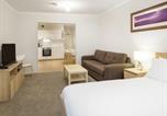 Location vacances  Australie - Cascades 3 - Studio Apartment l Free Wifi l Central Location l Bath-1