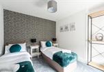 Location vacances Workington - 5 Bed Workington House with Parking Near Station-2