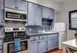 Location vacances Johnson City - Historic Downtown Marble Falls- 3 Suite Combo123-2