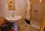 Hôtel Orval - Gîte et camping à la ferme avec espace détente - Profitez de la campagne du Berry - Fr-1-591-558-4