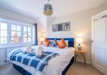 Location vacances  Gare de Newport - Large 3-Bedroom Escape, Timeless Charm, Near Monmouth Castle, Guests 6, Parking, Free Wifi-1