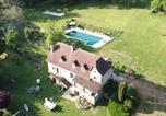Location vacances  Lot - Villa La Cayrouse Piscine Tennis Boulodrome-1