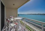 Location vacances St Pete Beach - Club Bahia Gorgeous View of Boca Ciega Bay-3