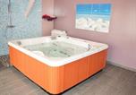 Location vacances Château d'Ussé - Maison en Touraine avec Spa et Sauna, proche Châteaux de la Loire - Fr-1-381-473-3