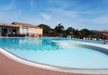Location vacances Beaumes-de-Venise - Maison conviviale à Aubignan avec piscine partagée-1