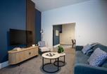 Location vacances  Gare de Sunderland - Vacant Nests The Freda Cozy 3br Free parking-1