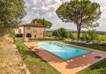 Location vacances Subbiano - 5 Bedroom Gorgeous Home In Arezzo-1
