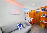 Hôtel Houston - Orange Container at Eado Juicebox-3