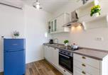 Location vacances  Croatie - Apartments in Crikvenica 39082-2
