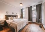 Location vacances  Gare de Lübeck - Sadebo Apartments Altstadtflair nähe Bahnhof-2