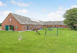 Location vacances  Danemark - 7 Bedroom Stunning Apartment In Varde-1