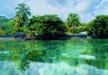 Location vacances  Le Musée de Tahiti et ses îles - Tiny house with pool near Vaiava beach-2
