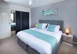 Location vacances Milton Keynes - Modern and Spacious Home From Home 1 mile from M1 - with Netflix, Prime Video, Ps5, free parking, superfast Wifi, Bbq - Sleeps 11 - By Brightleap Apartments-2
