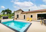 Location vacances  Charente - Le Colas Breton - piscine privée-1