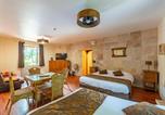Location vacances  Ain - Studio avec jacuzzi privatif - 6 pers. - Api-1-52-1964-1