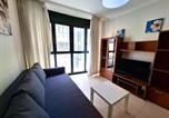 Location vacances  Lugo - Apartamento Playa Rapadoira. Terraza y Piscina-1