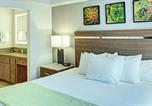 Location vacances  le Luxor - Beautiful Hotel in Desert Rose Resort - 2bd Sleeps-4