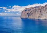 Location vacances Santiago del Teide - Blue Haven - Ocean View Penthouse with jacuzzi and Pool-3