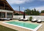 Location vacances Balatonkeresztúr - Villa Maximilian-1