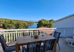 Location vacances  Vrboska - Apartment Penthouse by the sea-2