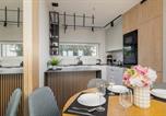 Location vacances Oświęcim - Air Conditioned Apartment in Tychy with Parking and Desk by Noclegi Renters-4