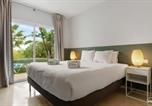Location vacances Casares - Vivi Homes - Casa Sereno - lagoon - pool - garden - view-3