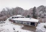 Location vacances Kandergrund - 2 Villas with Lake and Mountain View 15 Minutes to Interlaken-1