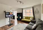 Location vacances Moffat - Manchester City Centre 2 Bedroom Apartment with Free Parking-2