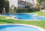 Location vacances  Province de Tarragone - Casa adosada 50m de la playa Calafell . Wifi gratis-1