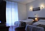 Location vacances  Province de Madrid - Hostal Esmeralda-1