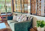Location vacances  Cambodge - Cozy 1990s Khmer Style Flat in Heart of Tonle Bassac-2