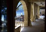 Location vacances Selca - Spectacular Beachfront Brac Villa 6 Bedrooms Villa Selca Violet-3