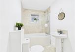 Location vacances  Gare de Redditch - New No5 Saxon Way by Signature Stays-4