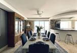 Location vacances Sea View - Luxurious beach penthouse in the heart of Humewood-4
