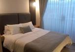 Location vacances  Le Christ de la Concorde - Golden-2