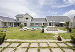 Location vacances Kleinmond - Heaven's Gate - Pool Jacuzzi Lush Garden-1