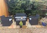 Location vacances Horley - Da Vinci Guest House & Guest Parking, A Real Gem-1