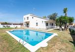 Location vacances la Bisbal del Penedès - La Mediterranea Village-1