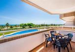 Location vacances Cabanes - 2 Bedroom Awesome Apartment In Cabanes-2