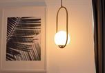 Location vacances  Musee du Village Bucarest - Elegant Central 2br - Walk to Old Town & Parliament-2
