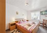 Location vacances Strotzbüsch - Cozy Home In Strohn With Kitchen-4