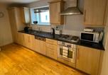 Location vacances Cork - 3 bedroom harbour view apartment in Kinsale-4
