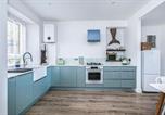 Location vacances Anstruther - Seaview 2-Bed Apartment on Anstruther Harbourfront-2