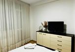 Location vacances  Lesnovo - Urban Glow Apartment near Metro Station-2