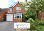 Location vacances Winchester - Spacious 4 Bed House in Winchester with Parking and Garden-1